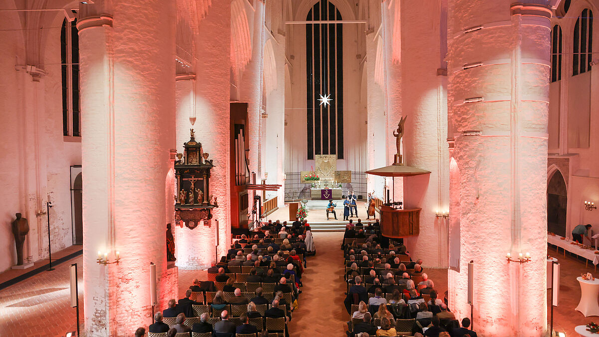 Blick in die Katharinenkirche beim Adventsempfang 2022