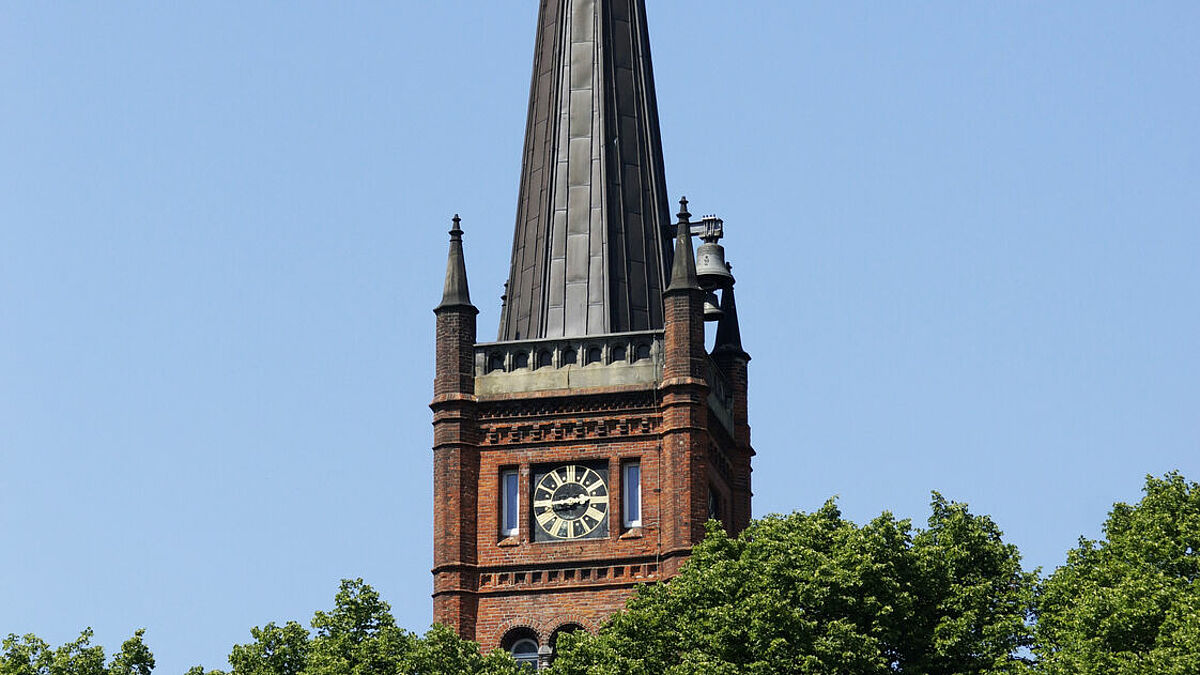 Der Turm der Hamburger St. Pauli-Kirche