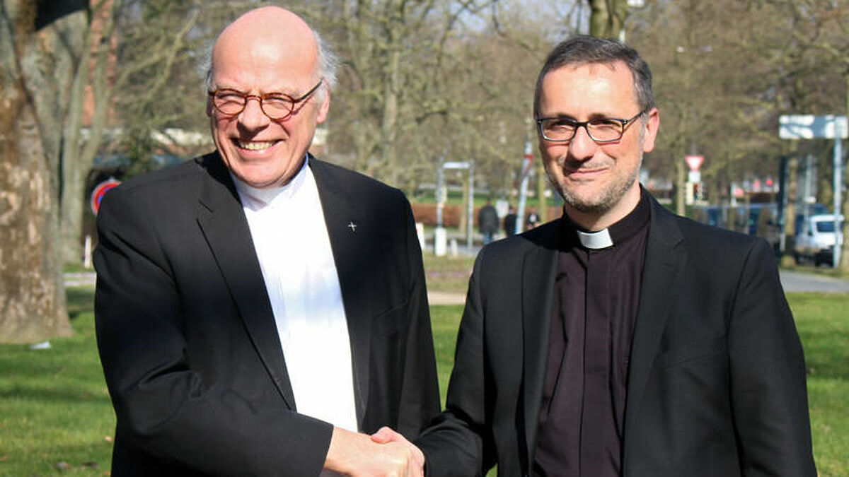 Gerhard Ulrich (l.), Landesbischof der Nordkirche, und Erzbischof Stefan Heße (Erzbistum Hamburg)