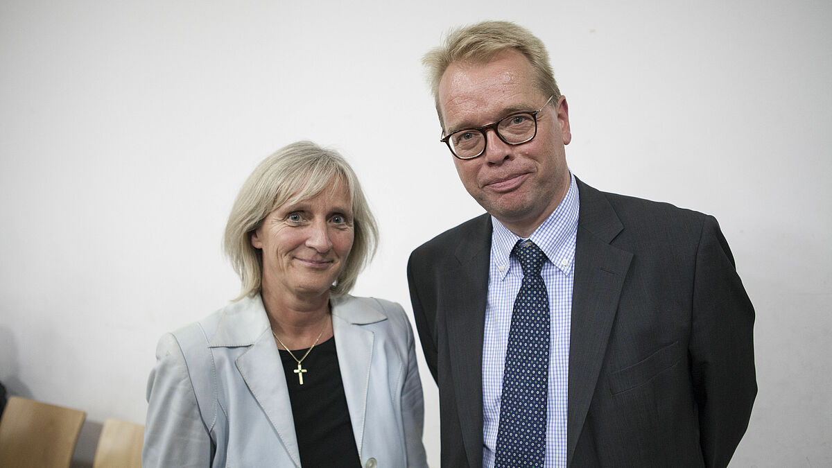 Pröpstin Ulrike Murmann mit dem neuen Hauptpastor von St. Petri, Jens-Martin Kruse.