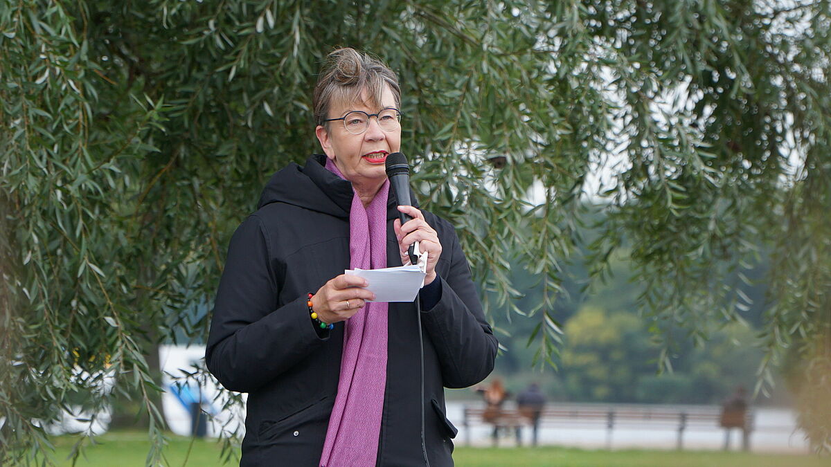 Landesbischöfin Kristina Kühnbaum-Schmidt forderte bei der Klimademo im September 2021 in Schwerin entschlossenes Handeln angesichts der Klimakrise.