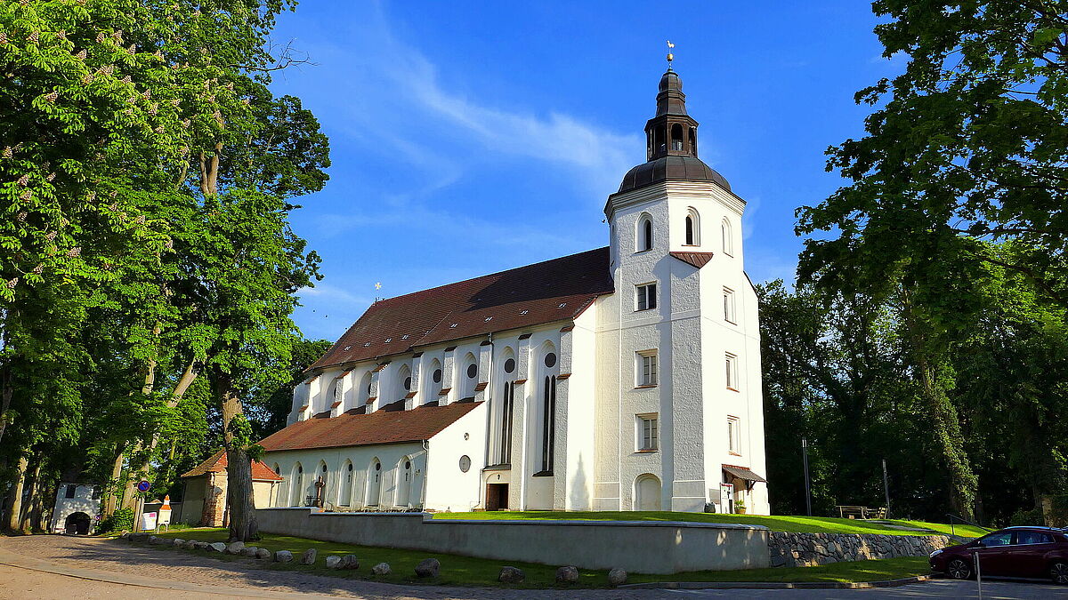 Die Johanniterkirche in Mirow: Hierhin laden wir Engagierte aus den Bereichen Fundraising und Demkmalpflege am "Tag der Fördervereine" 2024 ein. 