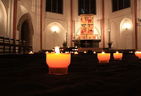 Ein Gedenkgottesdienst für die Suizidopfer mit Bischöfin Kirsten Fehrs wird in St. Jacobi am 10. September um 19 Uhr veranstaltet. (Symbolbild)