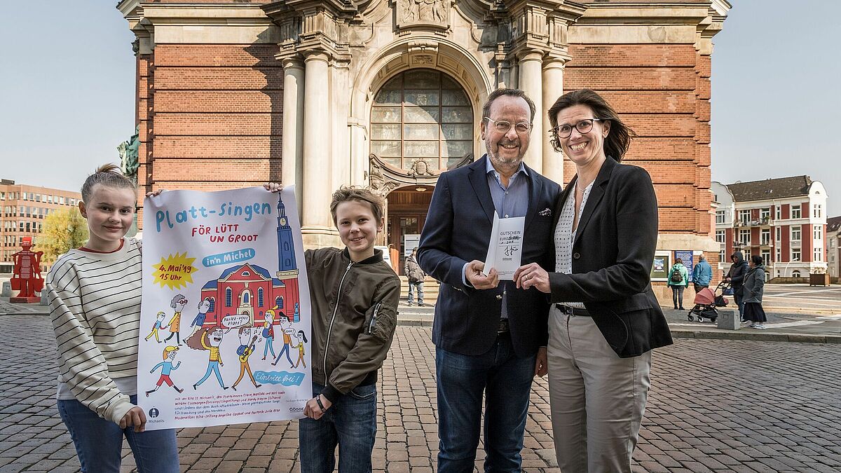 Die Plattkinner Clara und Karl, Pastorin Julia Atze und Gunnar Gögge (von links)