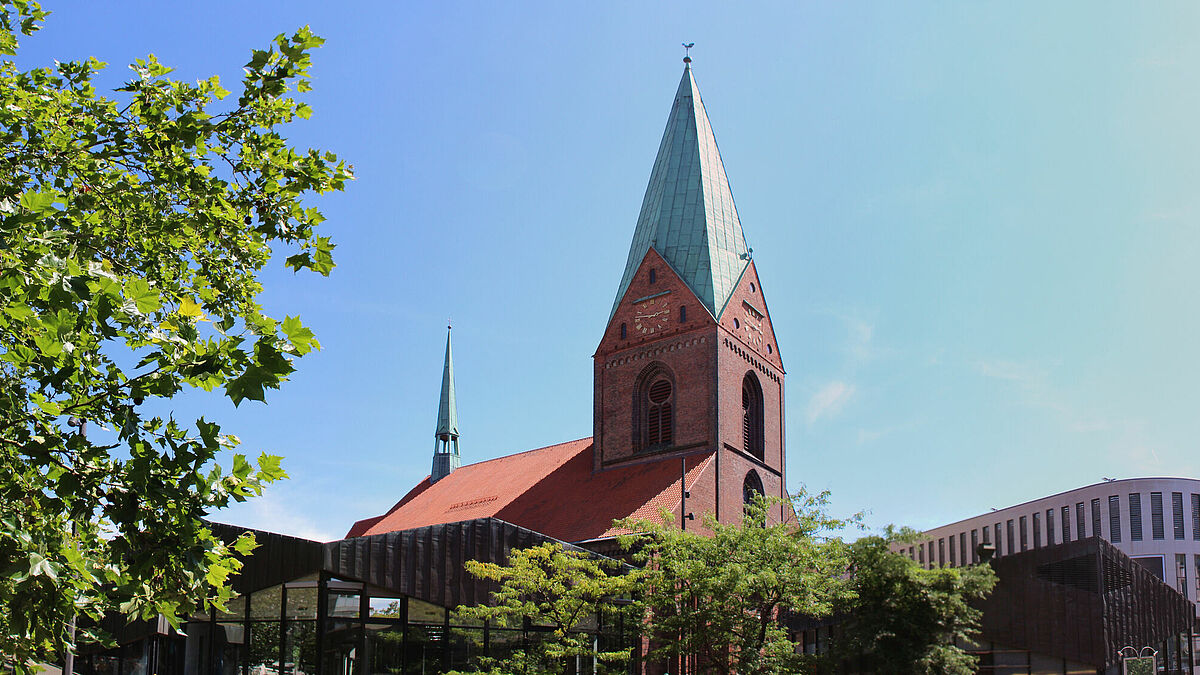 In der St. Nikolai Kirche Kiel werden am Samstag, 19. März, mehrere Chöre erklingen. Der Erlös der Veranstaltung fließt in das Projekt „Kiel für Kinder am Kilimanjaro“. 