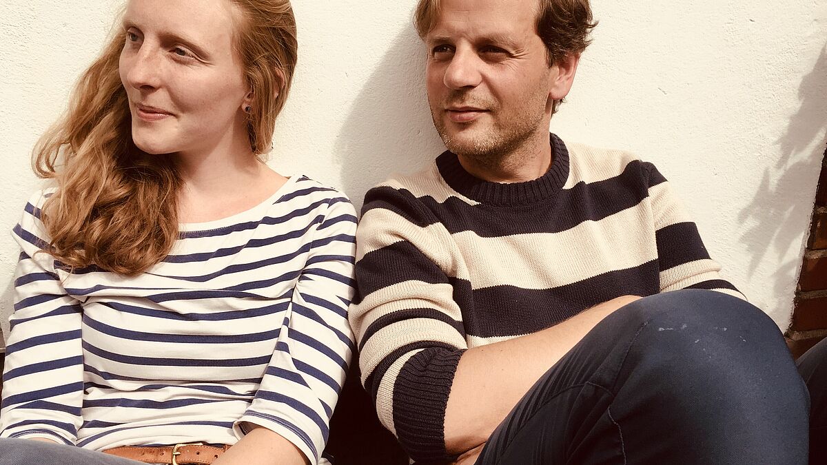 Sie sind auf der Pfarrgarten- Sommertour des Monatslieds zu hören: Annika Schiffner (Gesang) und Jan Simowitsch (Klavier).